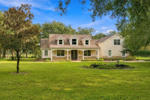 Villa ou maison à Tavares, Floride 4 chambres, 263.94 m2 № 2431020