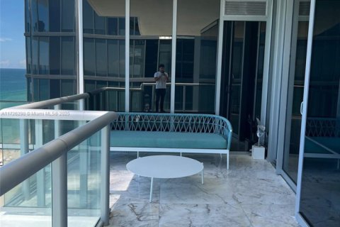 Condo in Sunny Isles Beach, Florida, 3 bedrooms  № 2014058 - photo 4