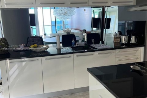 Condo in Sunny Isles Beach, Florida, 3 bedrooms  № 2014058 - photo 7