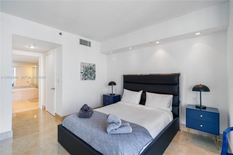 Condo in Miami, Florida, 3 bedrooms № 2180344 - photo 19