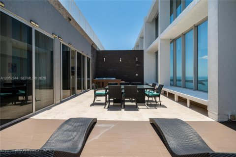 Condo in Miami, Florida, 3 bedrooms № 2180344 - photo 11