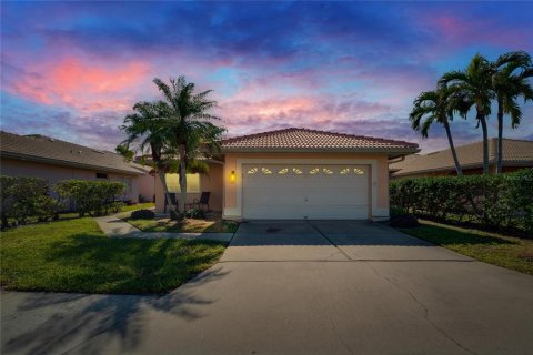 Villa ou maison à vendre à Bradenton, Floride: 3 chambres, 167.69 m2 № 1807328 - photo 2