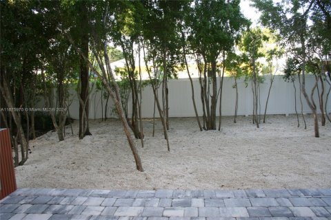 House in Key Largo, Florida 5 bedrooms № 1400240 - photo 5