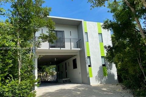 House in Key Largo, Florida 5 bedrooms № 1400240 - photo 3
