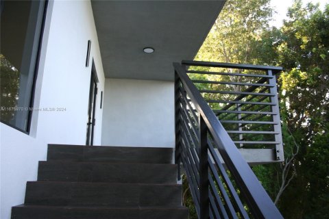 House in Key Largo, Florida 5 bedrooms № 1400240 - photo 9
