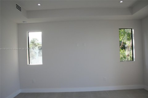 House in Key Largo, Florida 5 bedrooms № 1400240 - photo 17