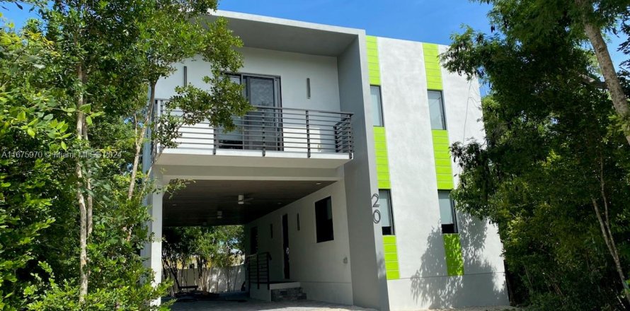 House in Key Largo, Florida 5 bedrooms № 1400240
