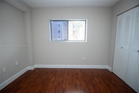 Condominio en venta en Pembroke Pines, Florida, 2 dormitorios, 94.39 m2 № 2076223 - foto 13