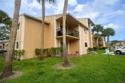 Condominio en venta en Pembroke Pines, Florida, 2 dormitorios, 94.39 m2 № 2076223 - foto 19