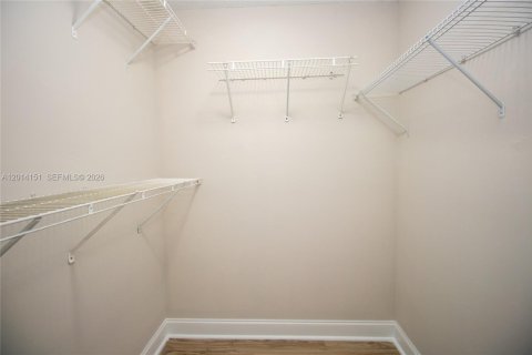 Condominio en venta en Pembroke Pines, Florida, 2 dormitorios, 94.39 m2 № 2076223 - foto 11