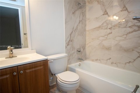 Condominio en venta en Pembroke Pines, Florida, 2 dormitorios, 94.39 m2 № 2076223 - foto 15