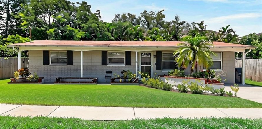 Villa ou maison à Tampa, Floride 4 chambres, 133.31 m2 № 2197700