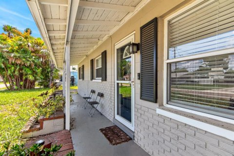 Villa ou maison à vendre à Tampa, Floride: 4 chambres, 133.31 m2 № 2197700 - photo 2