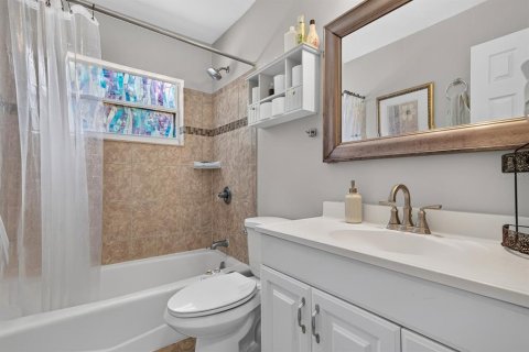 Villa ou maison à vendre à Tampa, Floride: 4 chambres, 133.31 m2 № 2197700 - photo 25