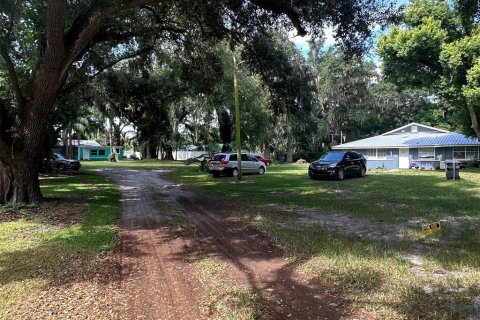 Commercial property in Bartow, Florida 8 bedrooms, 377.09 sq.m. № 1869386 - photo 1