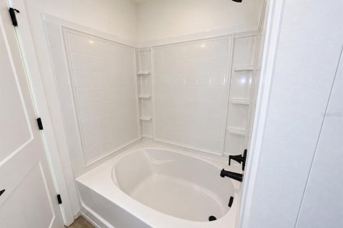 House in Poinciana, Florida 3 bedrooms, 140.47 sq.m. № 2275632 - photo 10