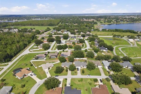 House in Clermont, Florida 3 bedrooms, 161.84 sq.m. № 2197068 - photo 25