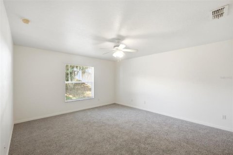 House in Clermont, Florida 3 bedrooms, 161.84 sq.m. № 2197068 - photo 13