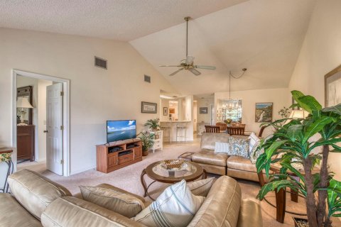 Condo in Hobe Sound, Florida, 2 bedrooms  № 2082022 - photo 8