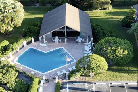 Condo in Hobe Sound, Florida, 2 bedrooms  № 2082022 - photo 23