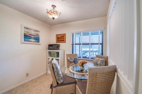 Condo in Hobe Sound, Florida, 2 bedrooms  № 2082022 - photo 12