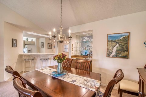 Condo in Hobe Sound, Florida, 2 bedrooms  № 2082022 - photo 9