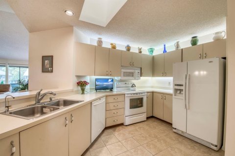 Condo in Hobe Sound, Florida, 2 bedrooms  № 2082022 - photo 10