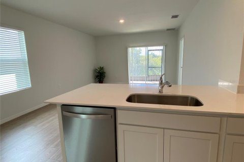 House in Wesley Chapel, Florida 3 bedrooms, 144.93 sq.m. № 2378991 - photo 8