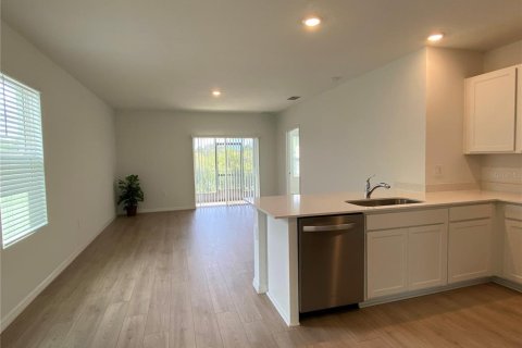 House in Wesley Chapel, Florida 3 bedrooms, 144.93 sq.m. № 2378991 - photo 6