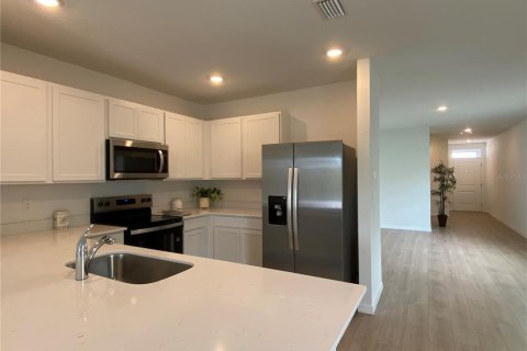 House in Wesley Chapel, Florida 3 bedrooms, 144.93 sq.m. № 2378991 - photo 10