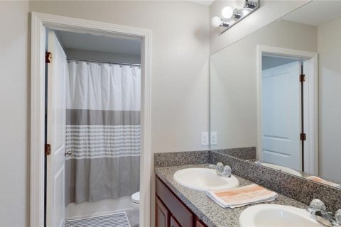 House in Wimauma, Florida 6 bedrooms, 242.85 sq.m. № 1555277 - photo 25