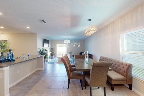 House in Wimauma, Florida 6 bedrooms, 242.85 sq.m. № 1555277 - photo 4
