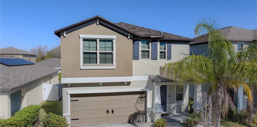 House in Wimauma, Florida 6 bedrooms, 242.85 sq.m. № 1555277