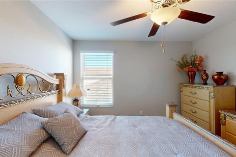 House in Wimauma, Florida 6 bedrooms, 242.85 sq.m. № 1555277 - photo 21