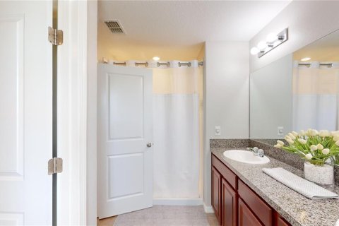 House in Wimauma, Florida 6 bedrooms, 242.85 sq.m. № 1555277 - photo 19