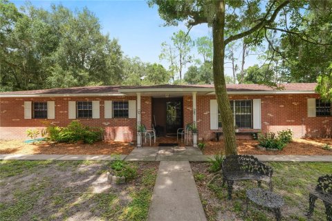 House in Lakeland, Florida 3 bedrooms, 255.57 sq.m. № 2348017