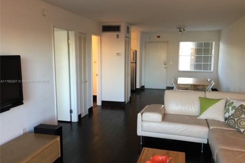 Condo in Miami Beach, Florida, 1 bedroom  № 1860462 - photo 2