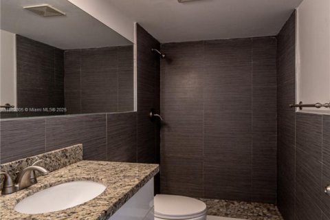 Apartment in Miami Beach, Florida 1 bedroom, 72 sq.m. № 1890293 - photo 13