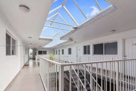 Apartment in Miami Beach, Florida 1 bedroom, 72 sq.m. № 1890293 - photo 2