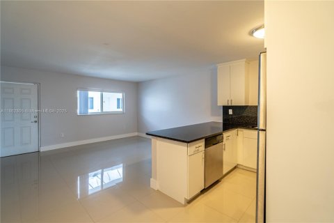 Apartment in Miami Beach, Florida 1 bedroom, 72 sq.m. № 1890293 - photo 5