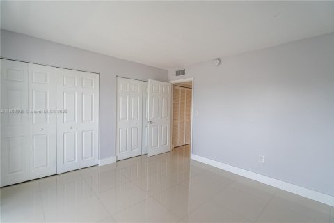 Apartment in Miami Beach, Florida 1 bedroom, 72 sq.m. № 1890293 - photo 11