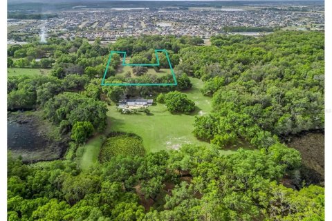Commercial property in Fruitland Park, Florida 80.27 sq.m. № 2239839 - photo 2