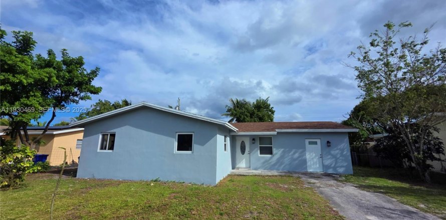 Дом в Помпано-Бич, Флорида 4 спальни, 140.47м2 № 1989398