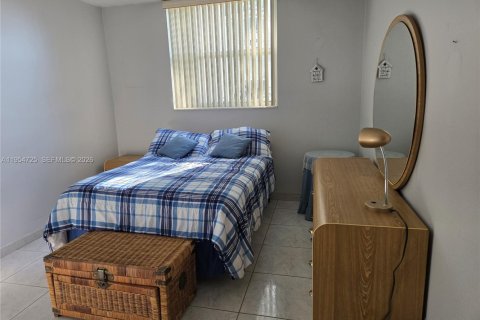 Снять в аренду кондоминиум в Халландейл-Бич, Флорида 2 спальни, 87.33м2, № 2009659 - фото 10