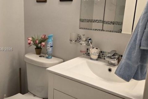 Condominio en alquiler en Hallandale Beach, Florida, 2 dormitorios, 87.33 m2 № 2009659 - foto 6