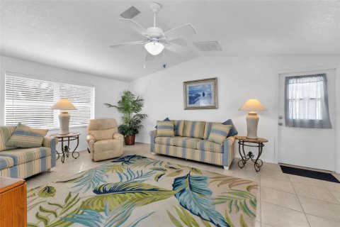 Villa ou maison à vendre à Punta Gorda, Floride: 1 chambre, 72.19 m2 № 2137718 - photo 10