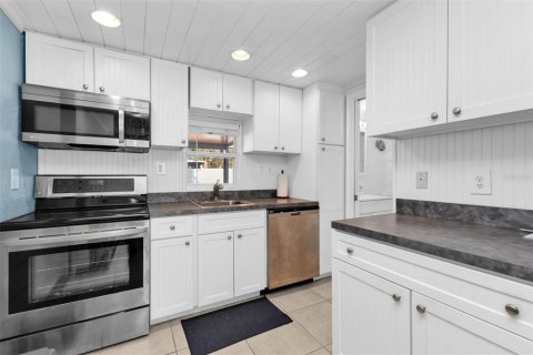 Villa ou maison à vendre à Punta Gorda, Floride: 1 chambre, 72.19 m2 № 2137718 - photo 3