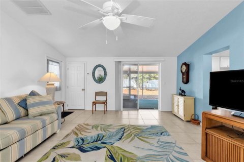 Villa ou maison à vendre à Punta Gorda, Floride: 1 chambre, 72.19 m2 № 2137718 - photo 13