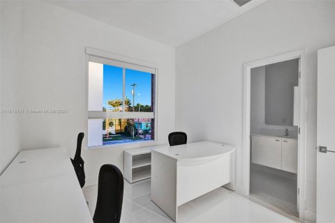 Adosado en venta en Fort Lauderdale, Florida, 3 dormitorios, 189.15 m2 № 2022535 - foto 9