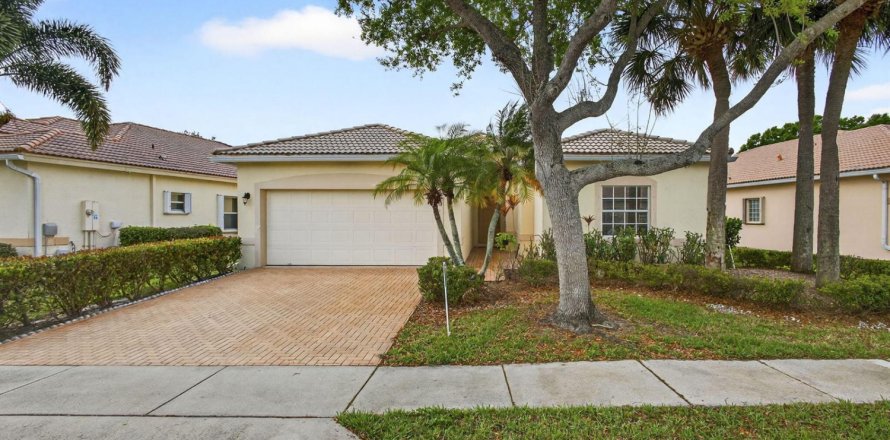 Villa ou maison à West Palm Beach, Floride 4 chambres, 196.21 m2 № 2146222